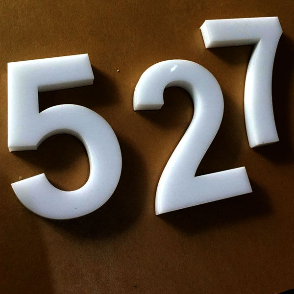 huruf-timbul-akrilik-solid